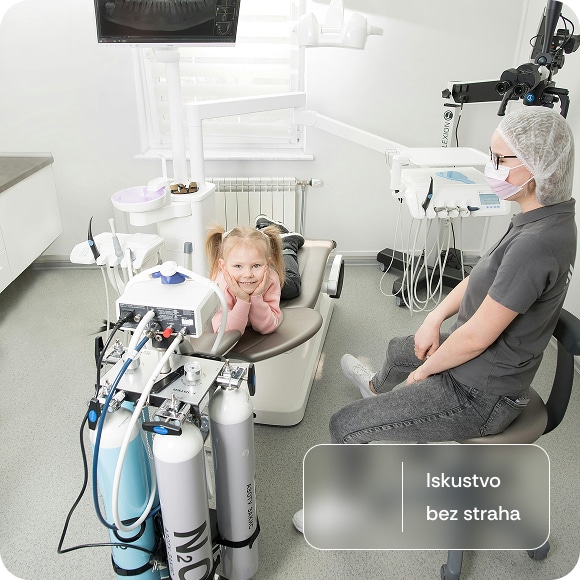 Slika deteta prilikom prve posete stomatologu